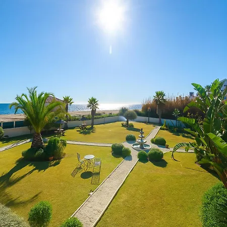 Drita-beachfront With Private Pool إِستيبونا