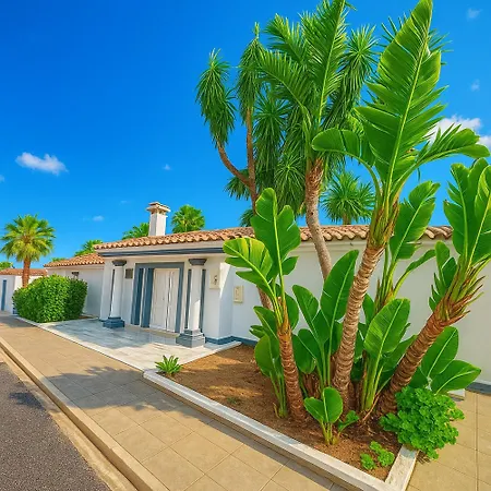 Drita-beachfront With Private Pool إِستيبونا