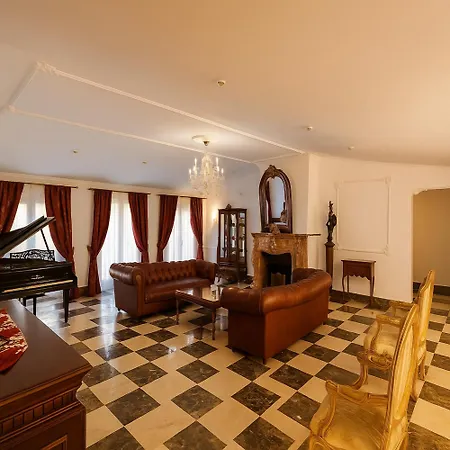 فيلة Drita-beachfront With Private Pool إِستيبونا