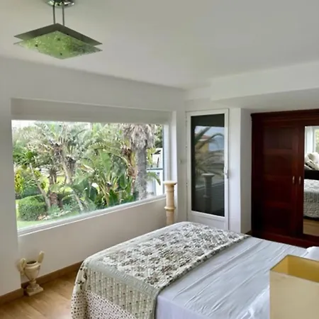 Drita-beachfront With Private Pool