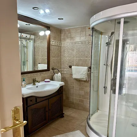Drita-beachfront With Private Pool Villa Estepona