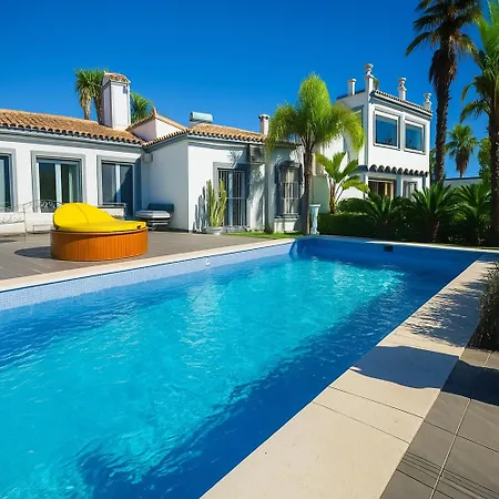 Drita-beachfront With Private Pool * אסטפונה