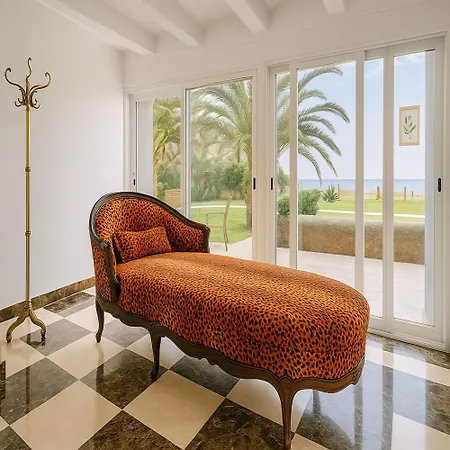 וילה Drita-beachfront With Private Pool *