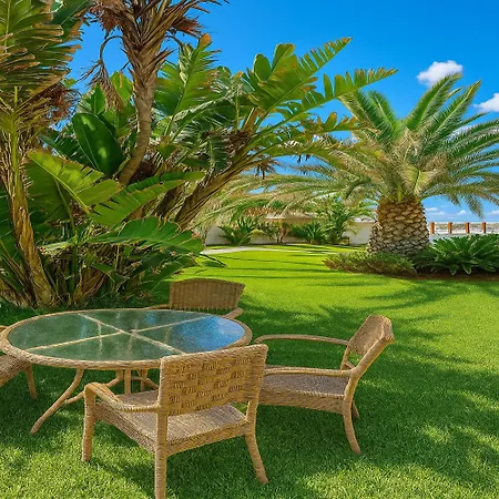 Drita-beachfront With Private Pool * אסטפונה