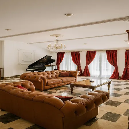 Drita-beachfront With Private Pool וילה